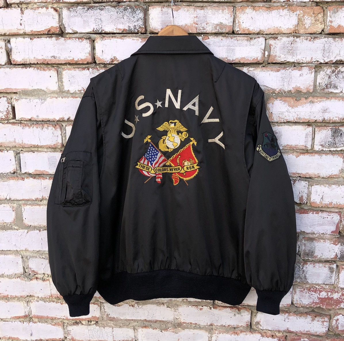 Vintage Vintage Us Navy Embroidery Big Logo Ma-1 Bomber Jacket Size US L / EU 52-54 / 3 - 6 Thumbnail