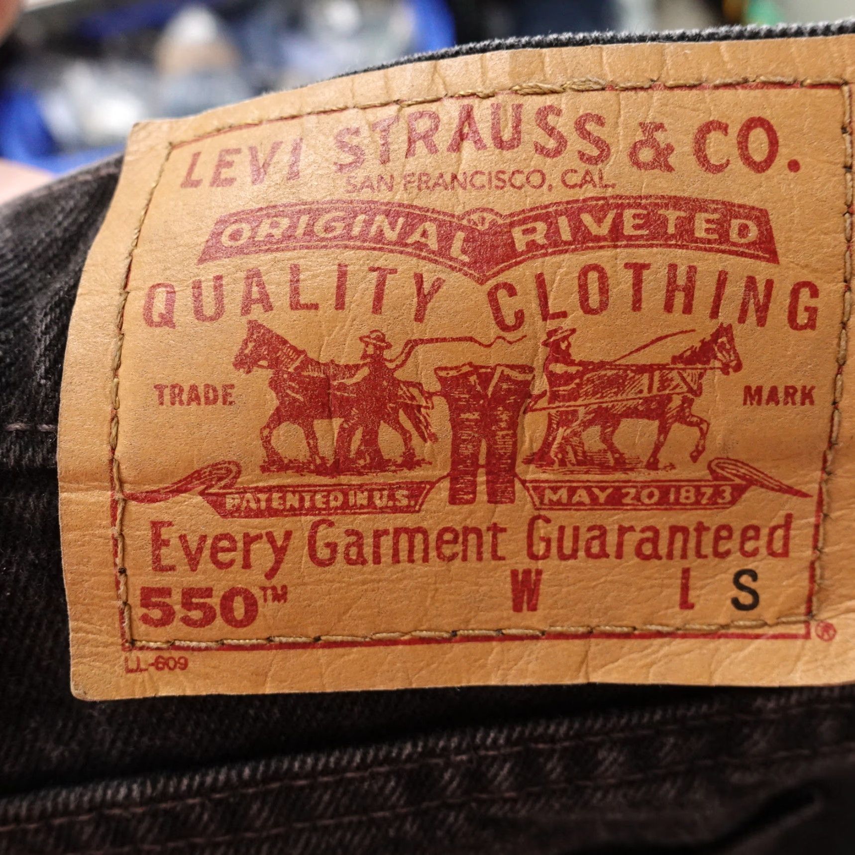 Levi's Vintage Levi's 550 Jeans Men's Relaxed Fit Tapered Black Denim 42x29 Size 42" / US 20 - 6 Thumbnail