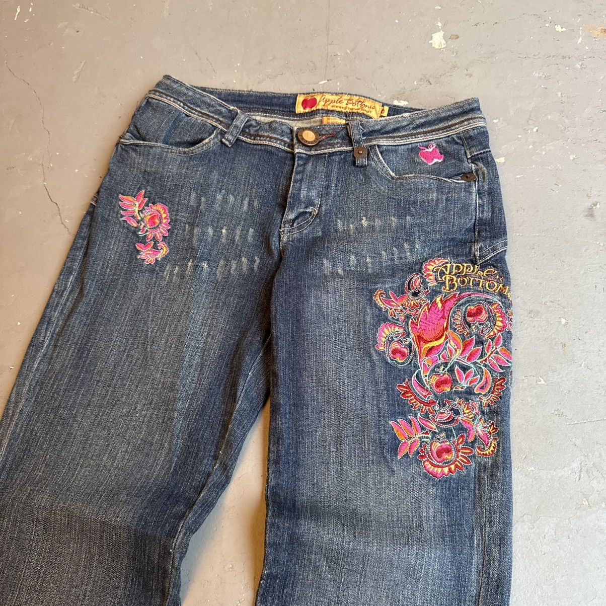 Miss Me Vintage Apple Bottoms Embroidered Y2K Jeans RARE Flowers Size 30" / US 8 / IT 44 - 2 Thumbnail