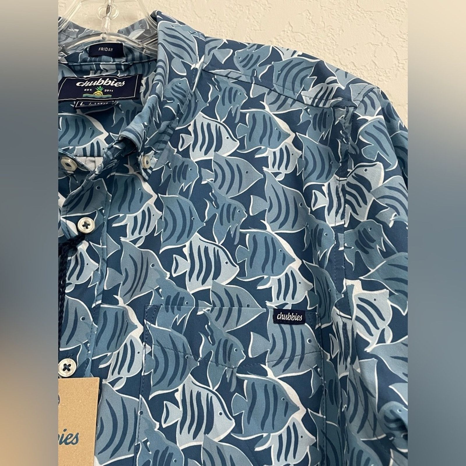Chubbies Chubbies Performance Shirt The Aquaculture Fish Mens L Size US L / EU 52-54 / 3 - 5 Thumbnail