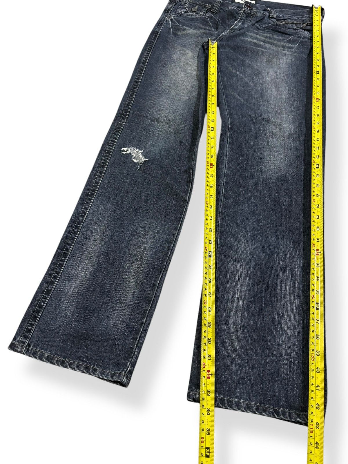Japanese Brand Vintage Japanese Brand Dark Blue Wash Loose Distressed Jeans Size US 34 / EU 50 - 9 Thumbnail