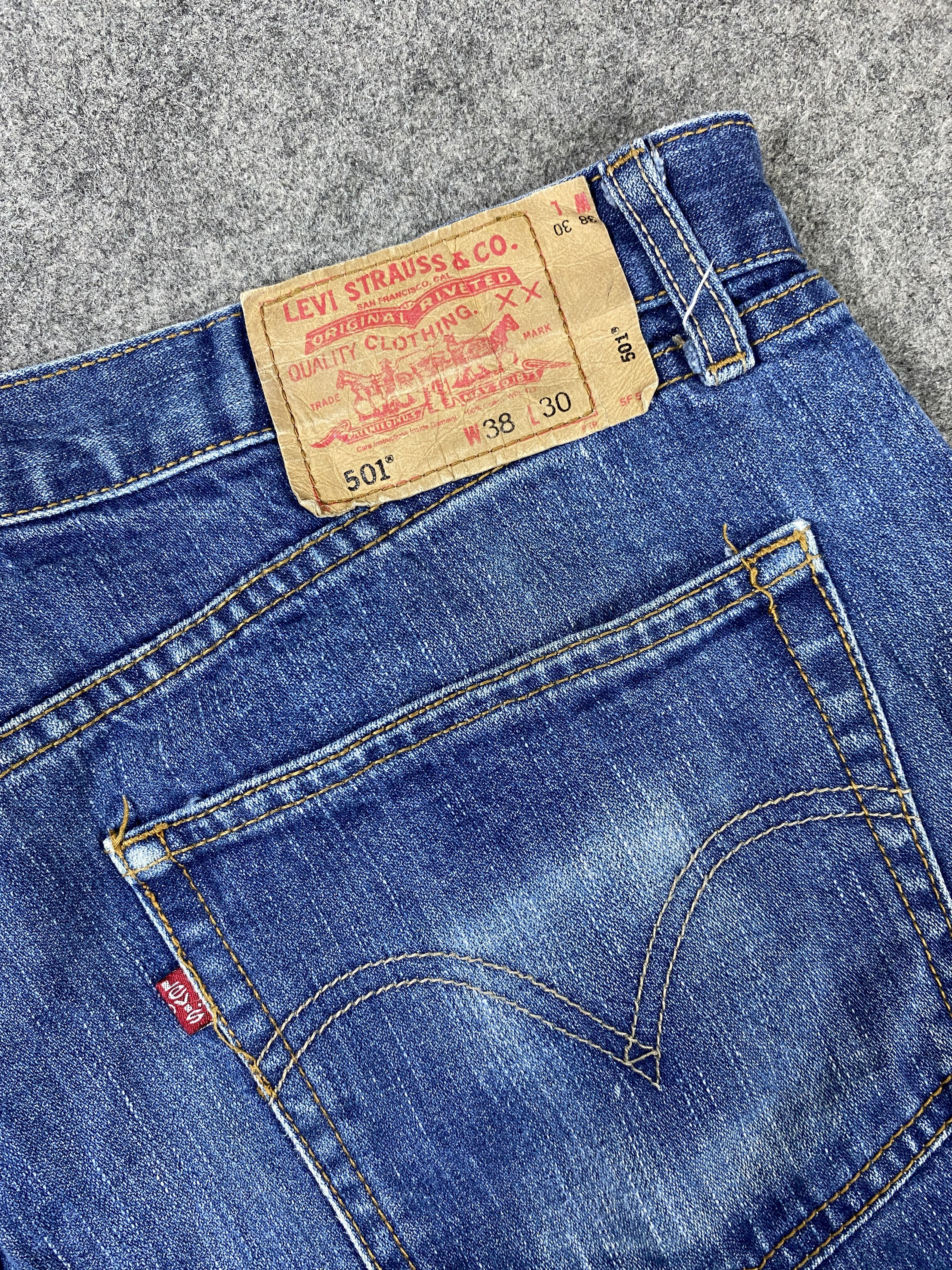 Levi's Blue Vintage Levi's 501 Jeans 37x29.5 Denim -JN2347 Size US 37 - 9 Thumbnail