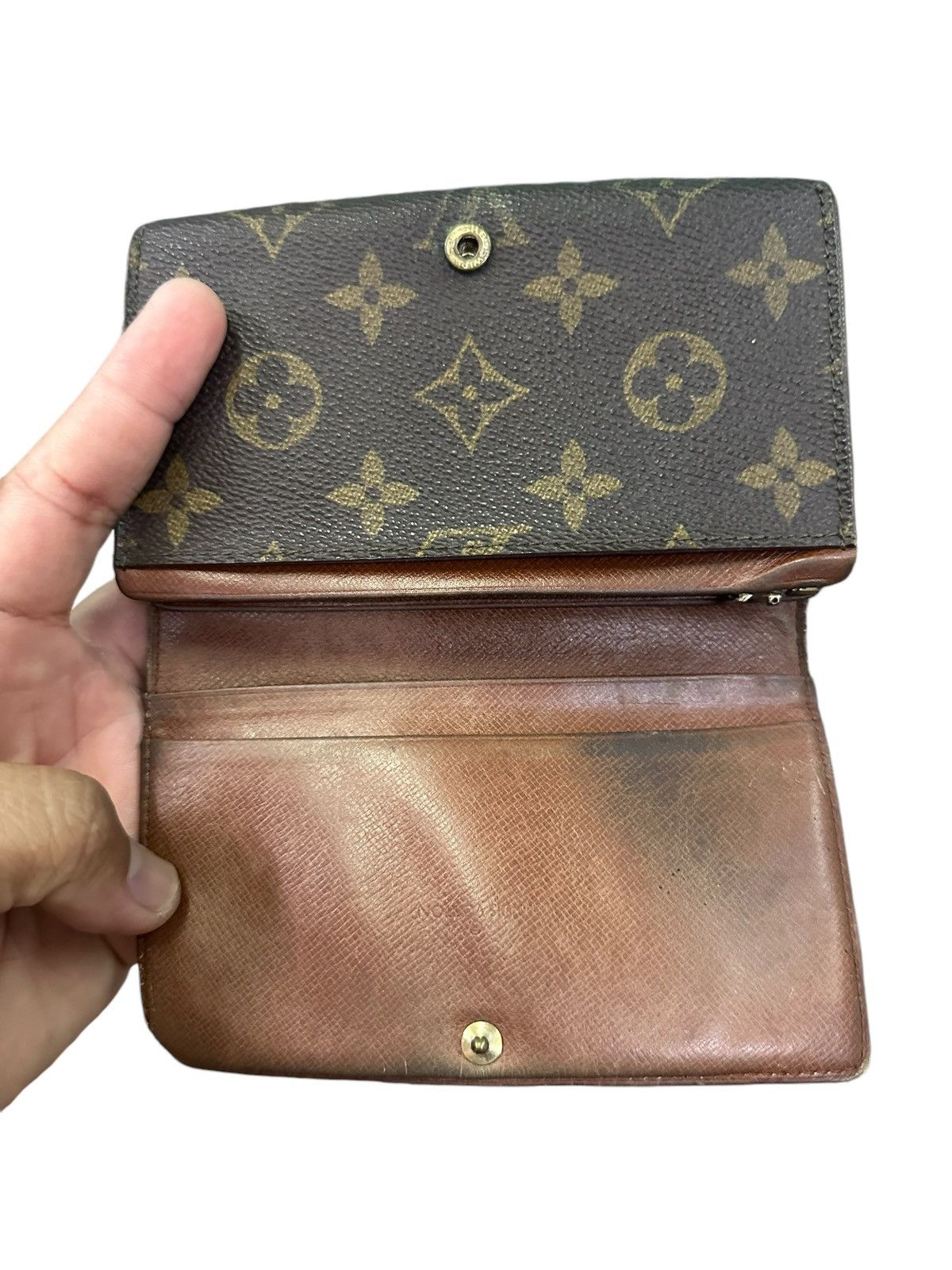 Louis Vuitton AUTHENTIC LOUIS VUITTON WALLET Size ONE SIZE - 5 Thumbnail