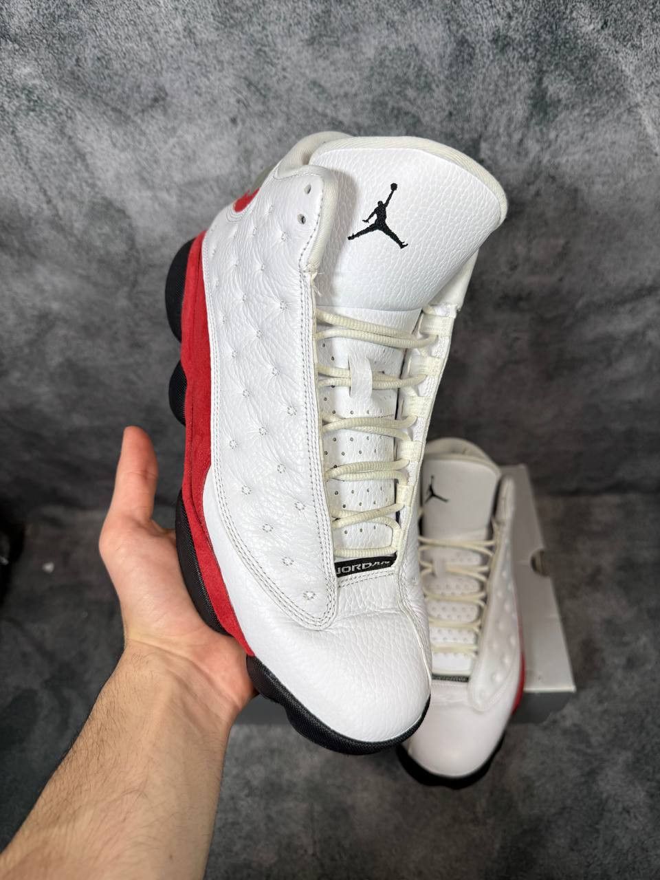 Jordan Brand Size 11 | Jordan 13 Chicago With Box | Pre-Owned Size US 11 / EU 44 - 1 Thumbnail