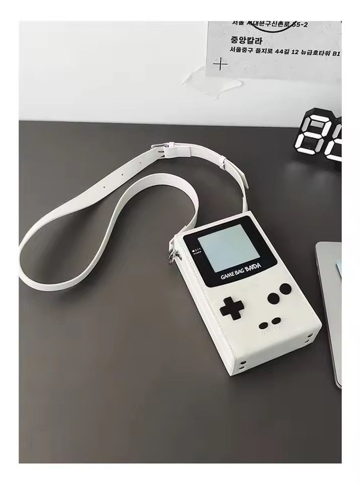 Japanese Brand Game Console Pu Leather Sling Back Size ONE SIZE - 2 Thumbnail