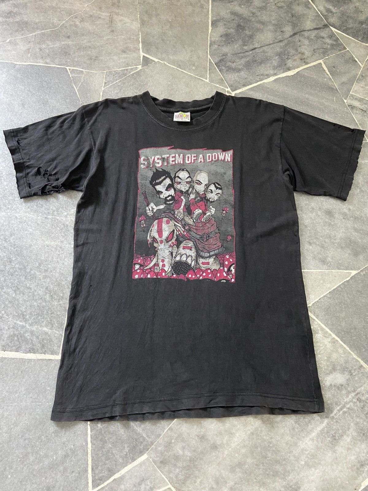 Band Tees Vintage System Of A Down Distressed Band Tee Size US L / EU 52-54 / 3 - 2 Thumbnail