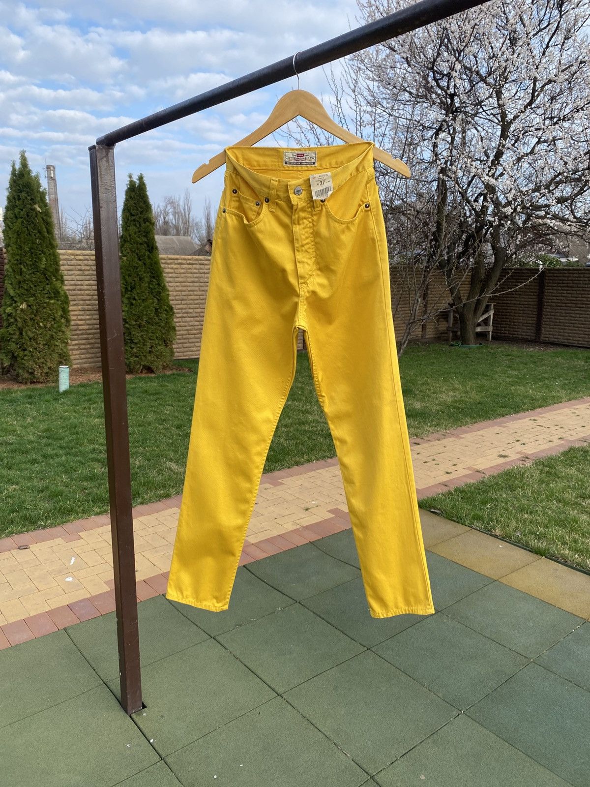 Levi's × Vintage Vintage Levi’s 441 Yellow Jeans Italy W27 L30 80s–90s Size 26" / US 2 / IT 38 - 1 Thumbnail