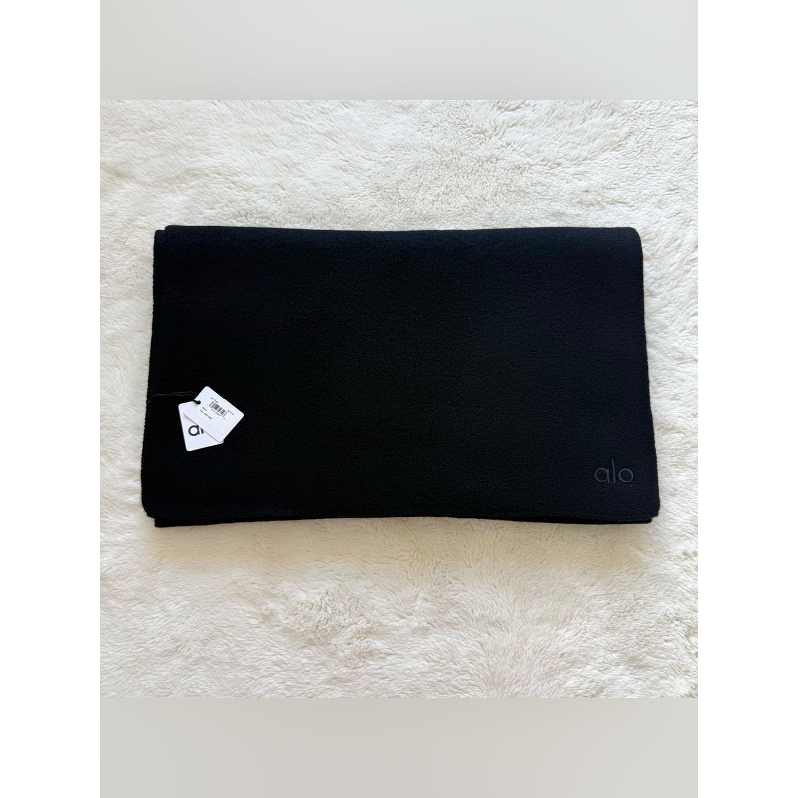 Alo Yoga NWT!!! ALO Yoga women wool unisex scarf Retail 180$ Size ONE SIZE - 1 Thumbnail