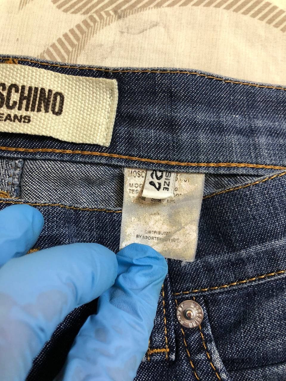 Moschino Vintage 90s Moschino Washed Denim Jeans Size 27" / US 4 / IT 40 - 4 Thumbnail