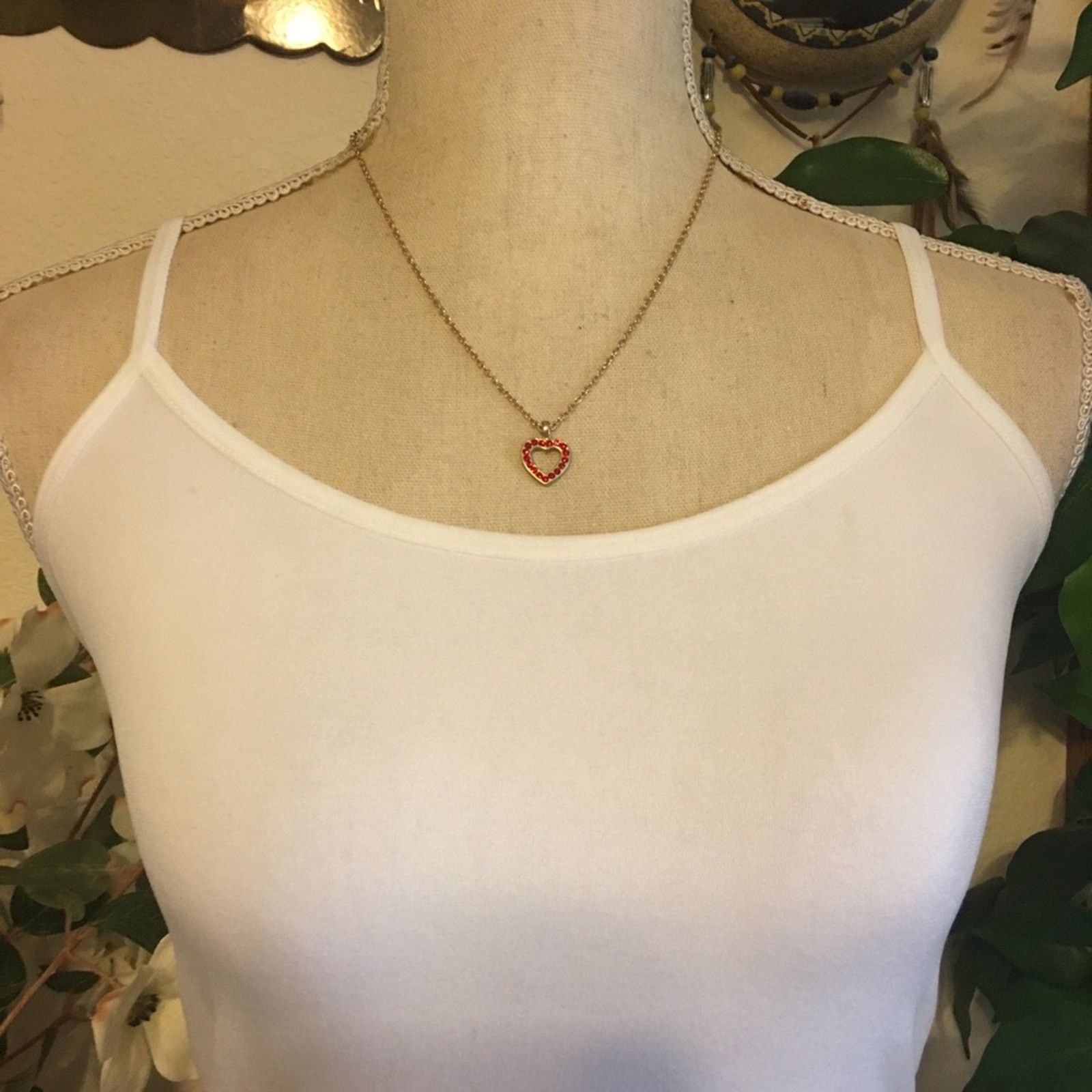 Vintage Vintage red stone heart pendant on gold chain Size ONE SIZE - 3 Thumbnail