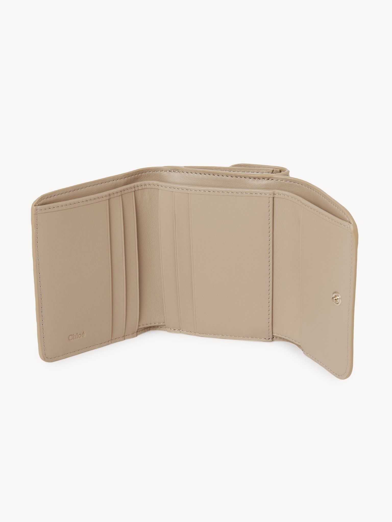 Chloe o1loc1c0525 CHC23 Size: OS / Sense Small Trifold Wallet Size ONE SIZE - 3 Thumbnail
