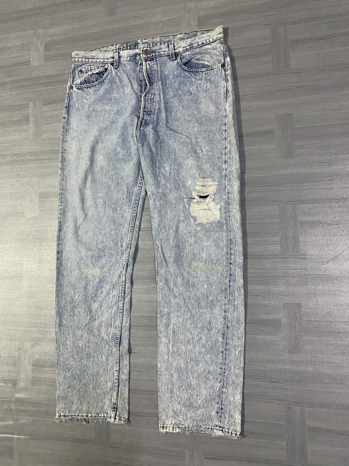Levi's Vintage USA Levis 501 Distressed Light Wash Jeans Size US 40 / EU 56 - 2 Thumbnail