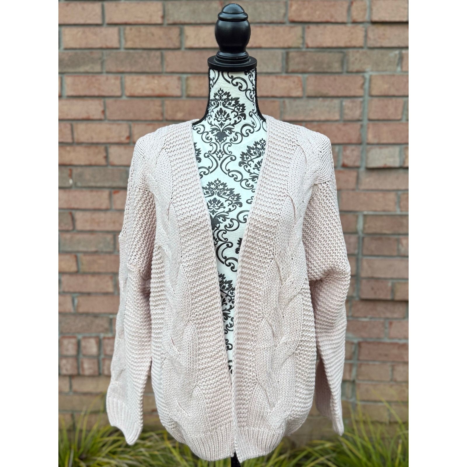 Other EUC Chic Soul Pale Pink Chunky Knit Cardigan Size XL Size XL / US 12-14 / IT 48-50 - 1 Thumbnail