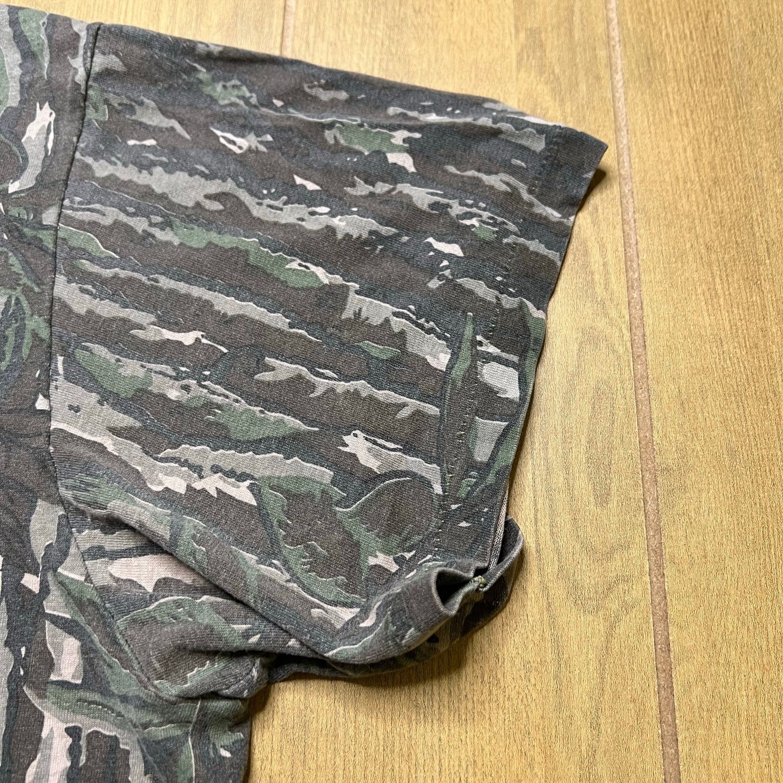 Vintage Vintage 1980s or 1990s Realtree bark and leaf camouflage XL Size US XL / EU 56 / 4 - 3 Thumbnail