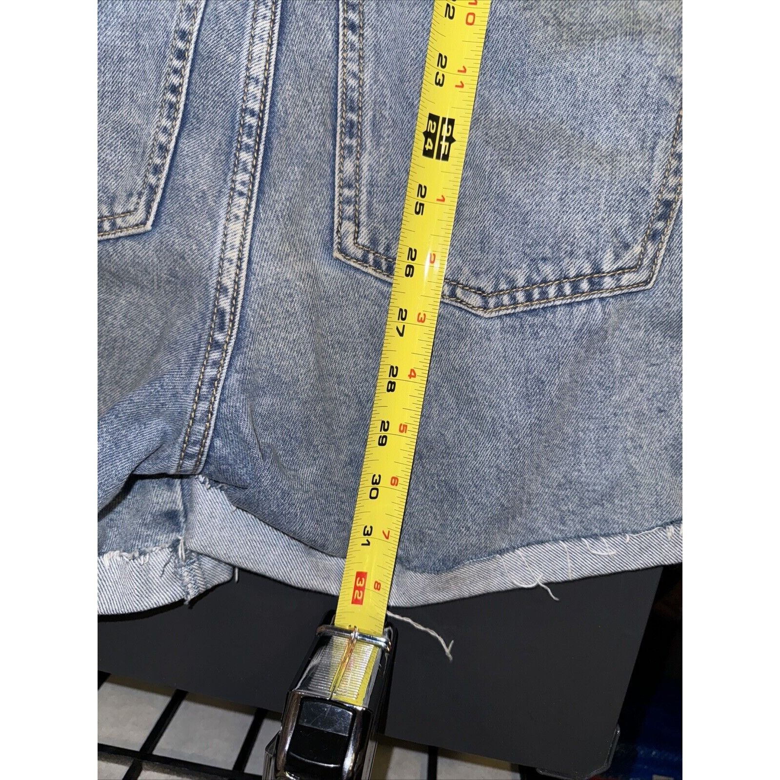 Other Universal Thread Overalls Denim Jean Shorts Women Size 0/25R Size 25" / US 0 / IT 36 - 16 Thumbnail