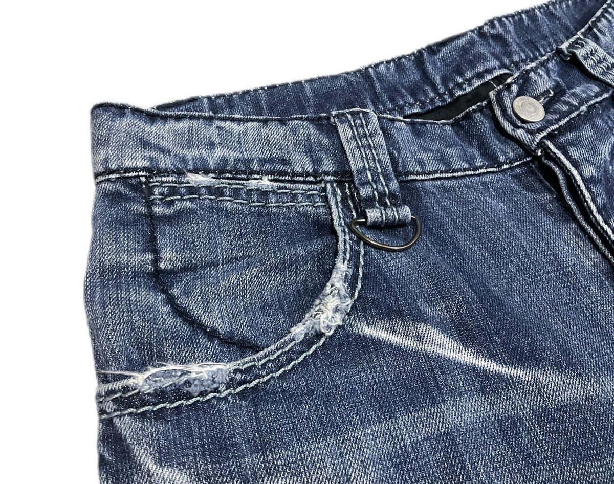 BUFFALO BOBS 🔥Sick Y2K Buffalo Bobs Flared Denim Curved Distressed Faded Size US 30 / EU 46 - 4 Thumbnail