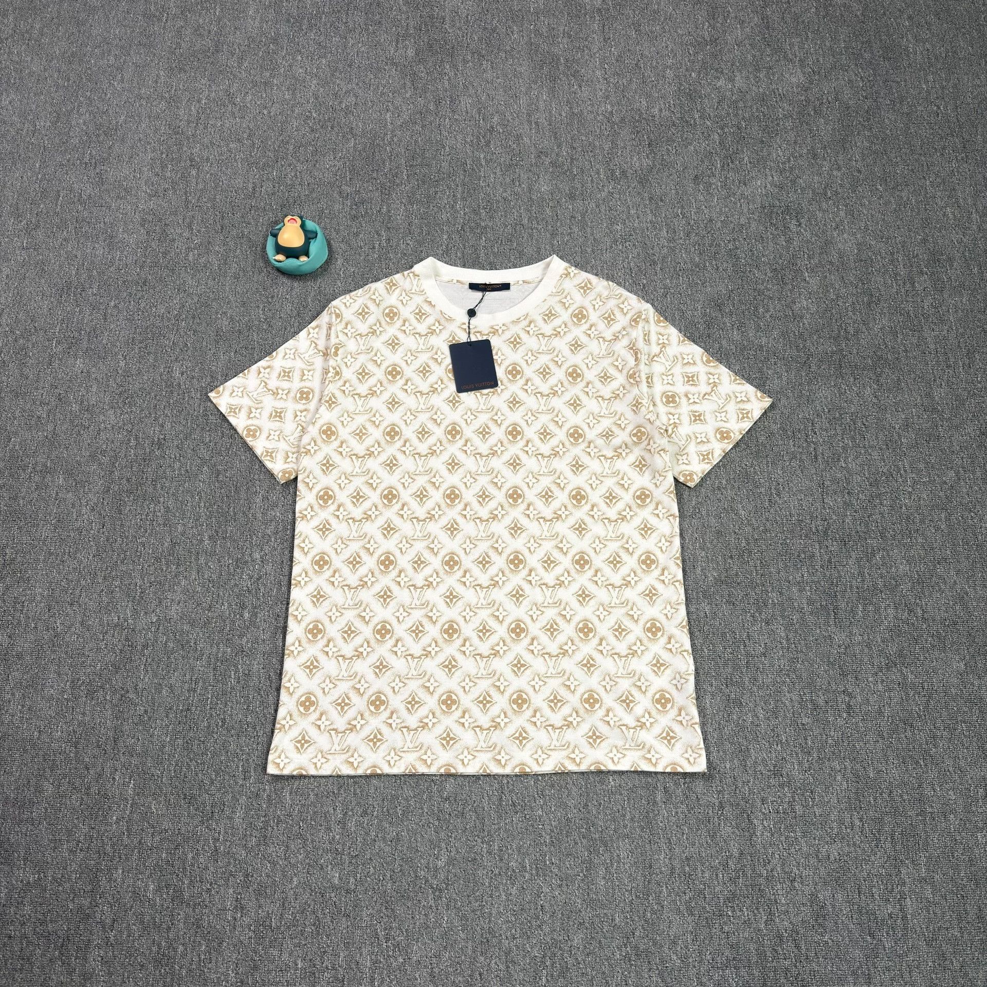 Louis Vuitton LV Beige All-Over Print Short-Sleeve Size US XL / EU 56 / 4 - 1 Thumbnail