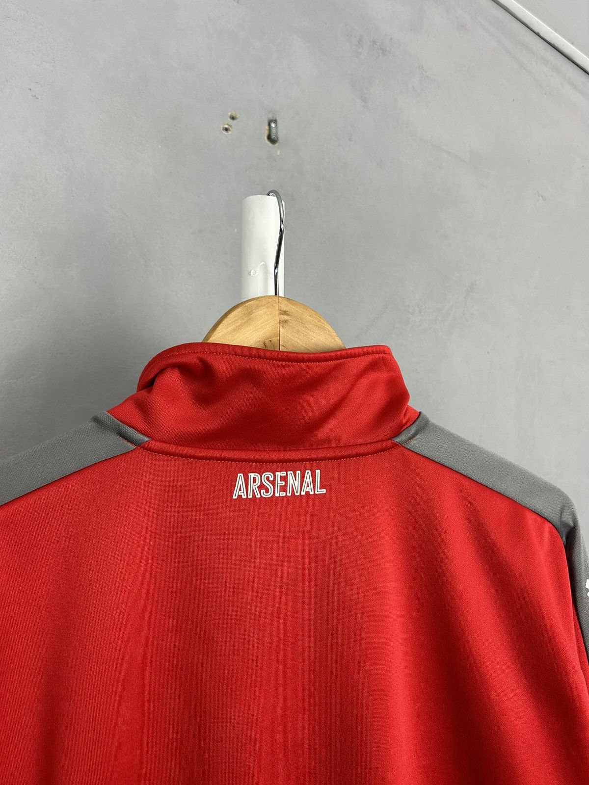 Puma 2016-17 Arsenal Puma 1/4 Zip sweatshirt Size US L / EU 52-54 / 3 - 8 Thumbnail