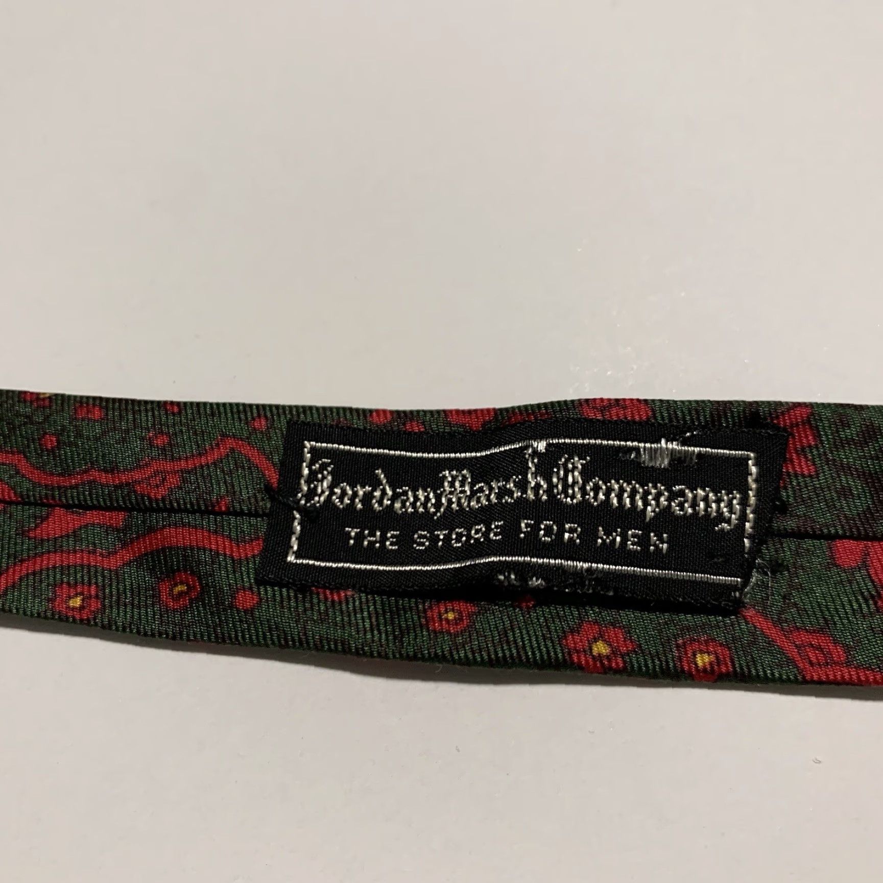 Vintage VINTAGE Jordan Marsh Men Slim Tie 100% Silk Paisley Green Red Classic Size ONE SIZE - 3 Thumbnail