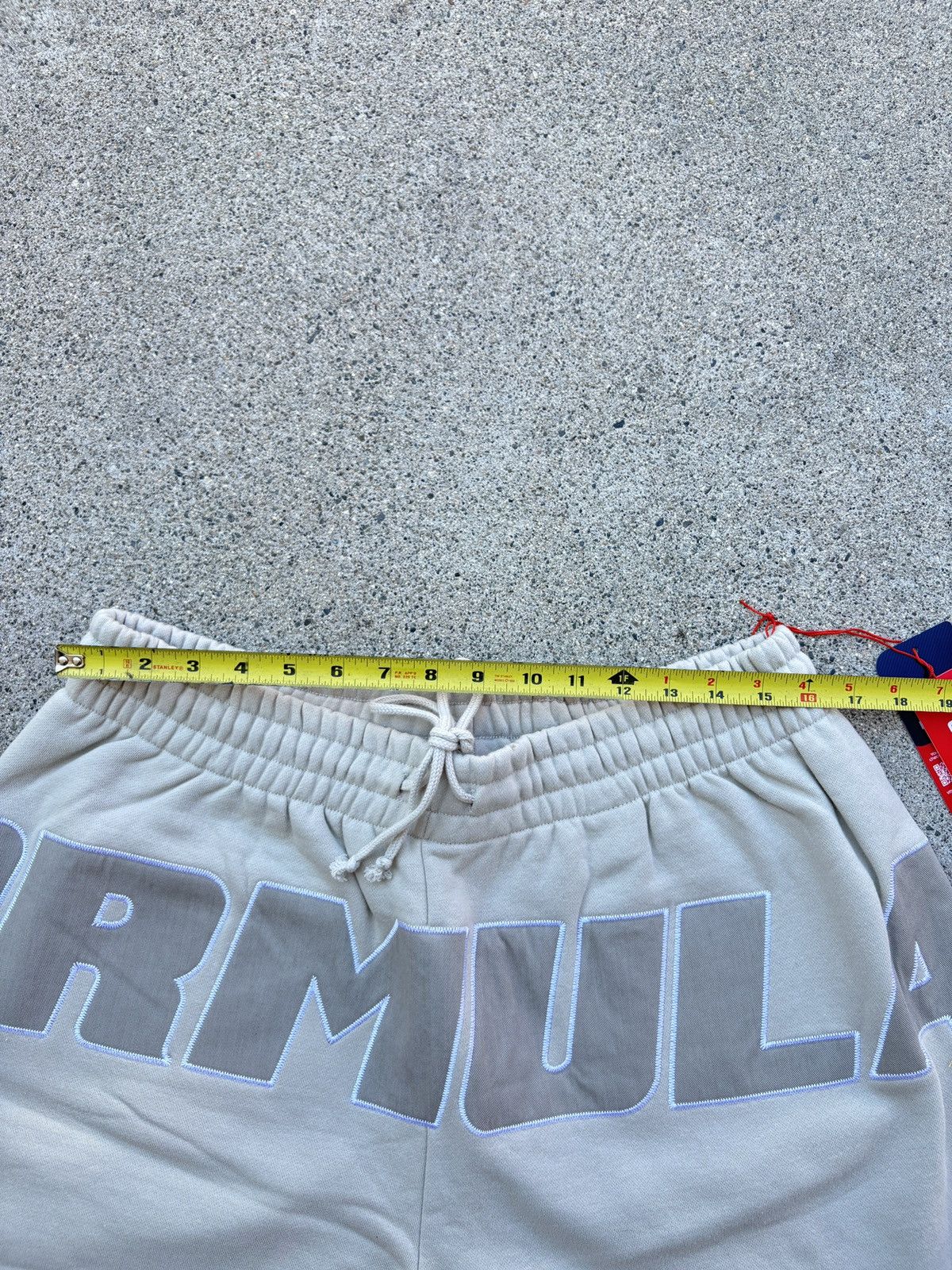 Formula 1 Formula 1 Logo Embroidered Beige Sprint Sweat Shorts Size L Size US 34 / EU 50 - 5 Thumbnail