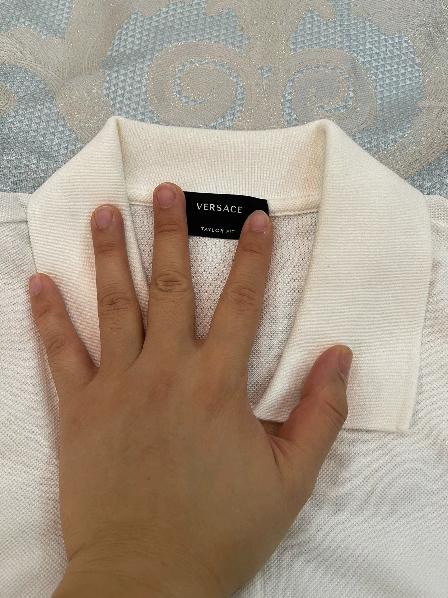 Versace Versace White Polo Shirt M (Fits L) Embroidered Logo Size US M / EU 48-50 / 2 - 1 Thumbnail