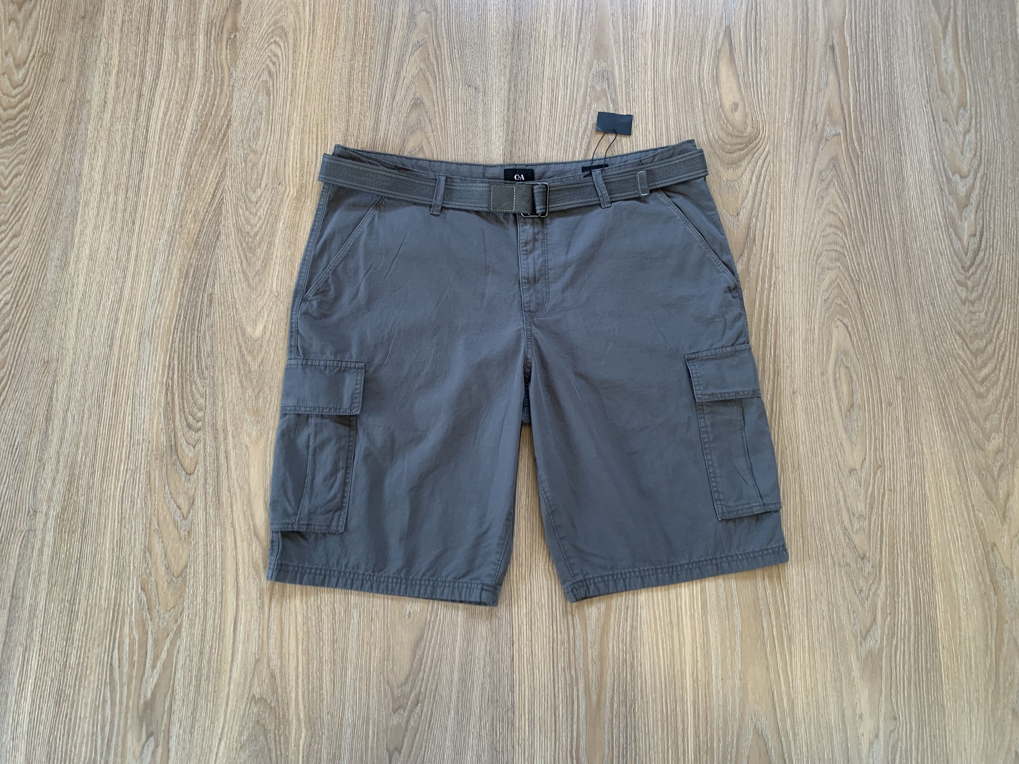 Marks & Spencer Marks & Spencer Mens Cotton Cargo Shorts Size US 32 / EU 48 - 1 Thumbnail