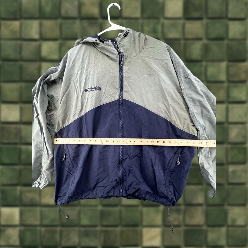 Vintage Columbia Windbreaker Hoodie Jacket Green/Navy Blue XL Outdoor Wear Men Jacket Size US XL / EU 56 / 4 - 1 Thumbnail