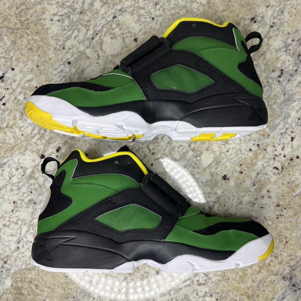 Nike Size 12-Nike Diamond Turf Oregon Ducks light use no box Size US 12 / EU 45 - 3 Thumbnail