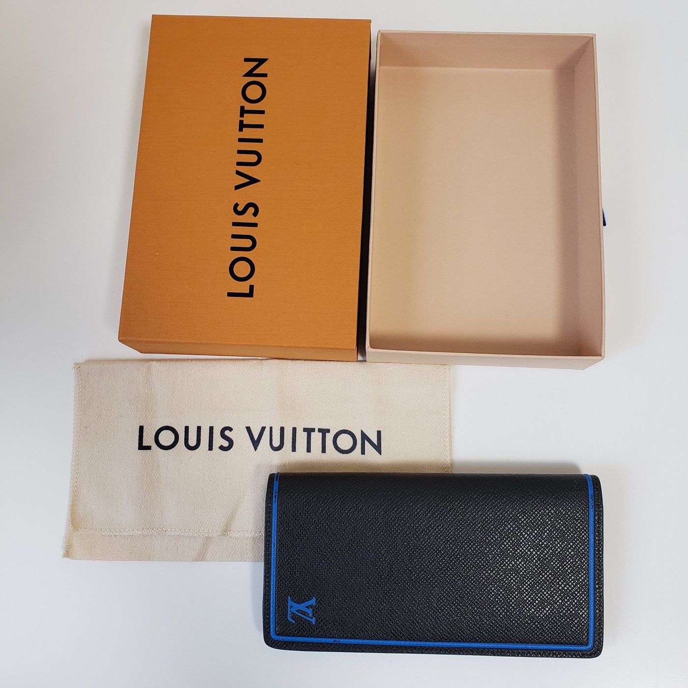 Louis Vuitton Louis Vuitton Portefeuille Brazza Long Card Holder Wallet Size ONE SIZE - 24 Thumbnail