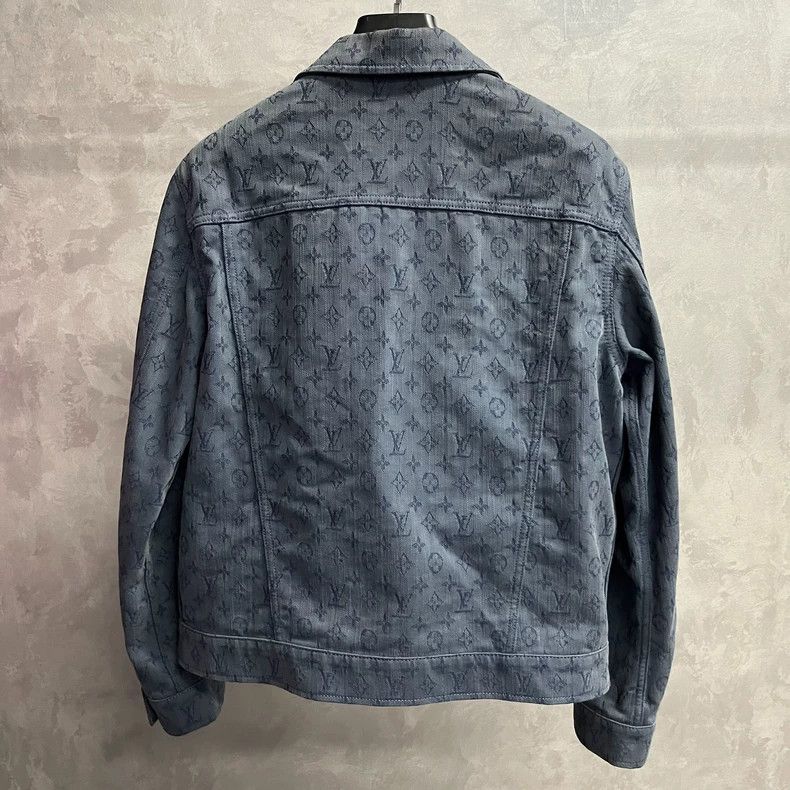 Louis Vuitton Louis Vuitton Blue logo full-print single-breasted casual Size US M / EU 48-50 / 2 - 5 Thumbnail