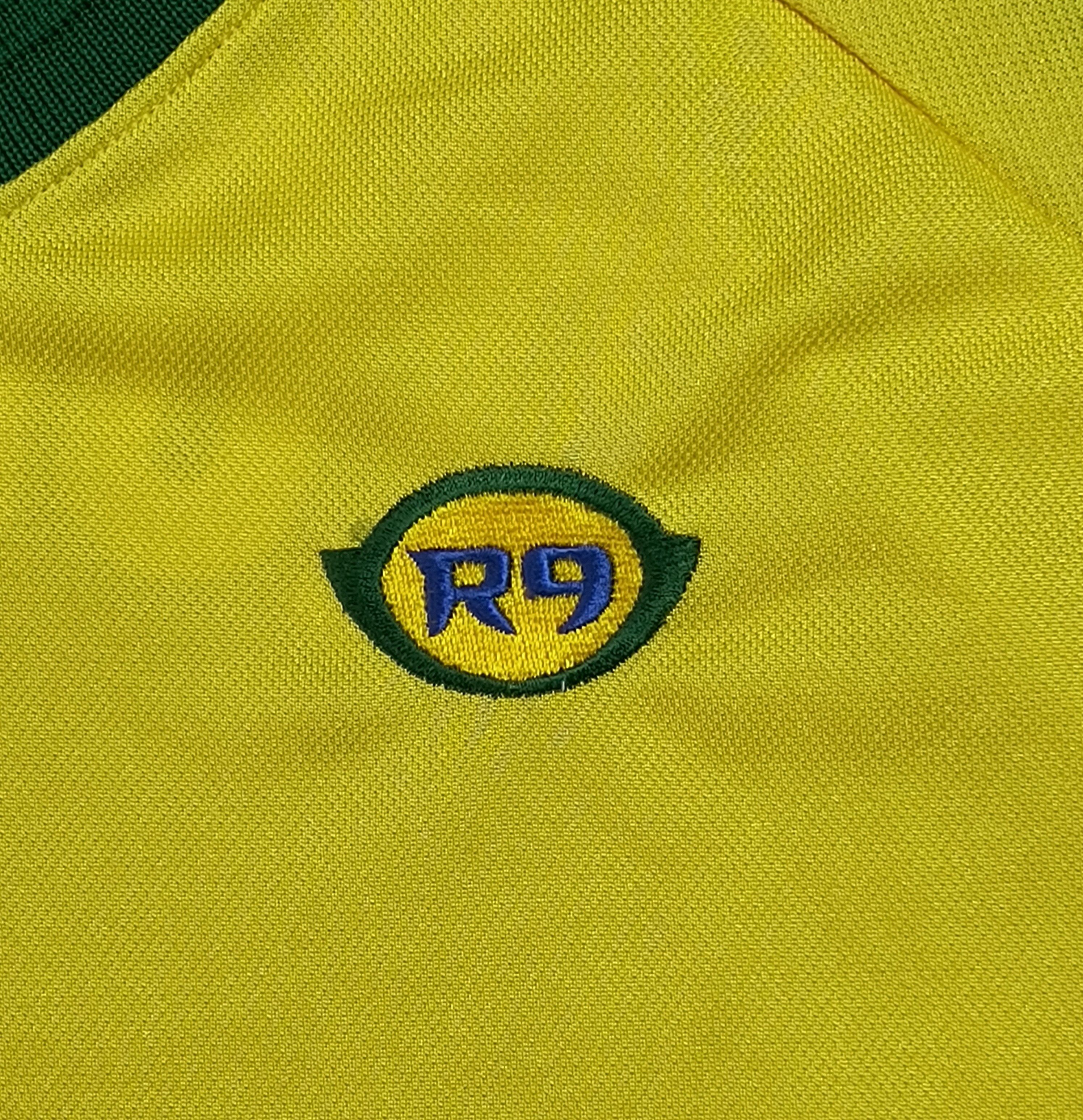 Nike Vintage Nike Ronaldo R9 World Cup 1998 training jersey Size US L / EU 52-54 / 3 - 1 Thumbnail