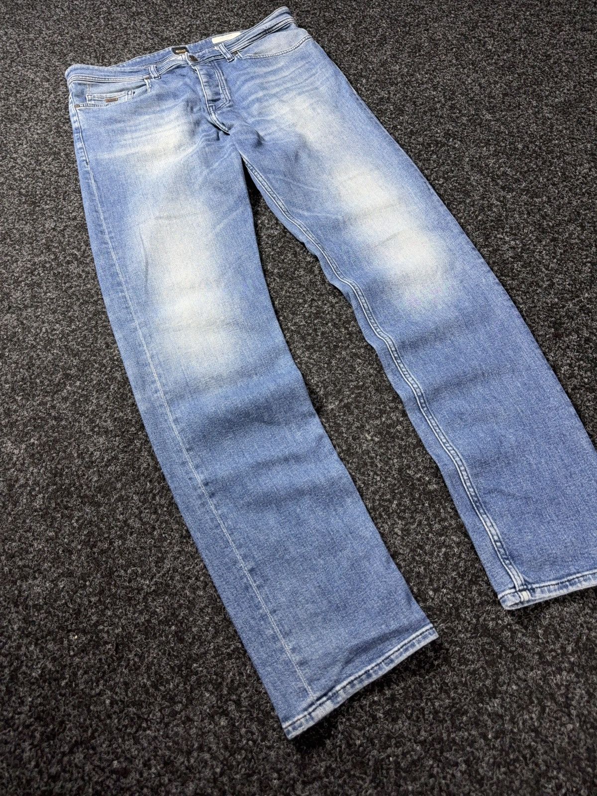 Hugo Boss 00s Hugo Boss Orange Distressed 040 Taber Tapered Jeans W36 Size US 36 / EU 52 - 2 Thumbnail
