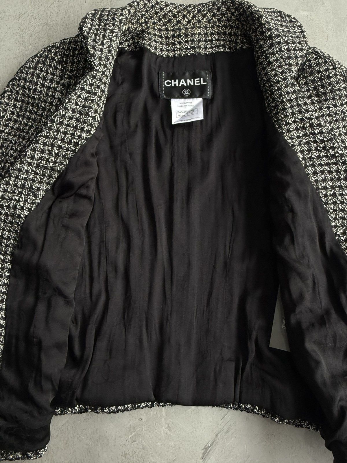 Chanel Chanel - Single Breasted Tweed Shortsleeves Size XS / US 0-2 / IT 36-38 - 3 Thumbnail