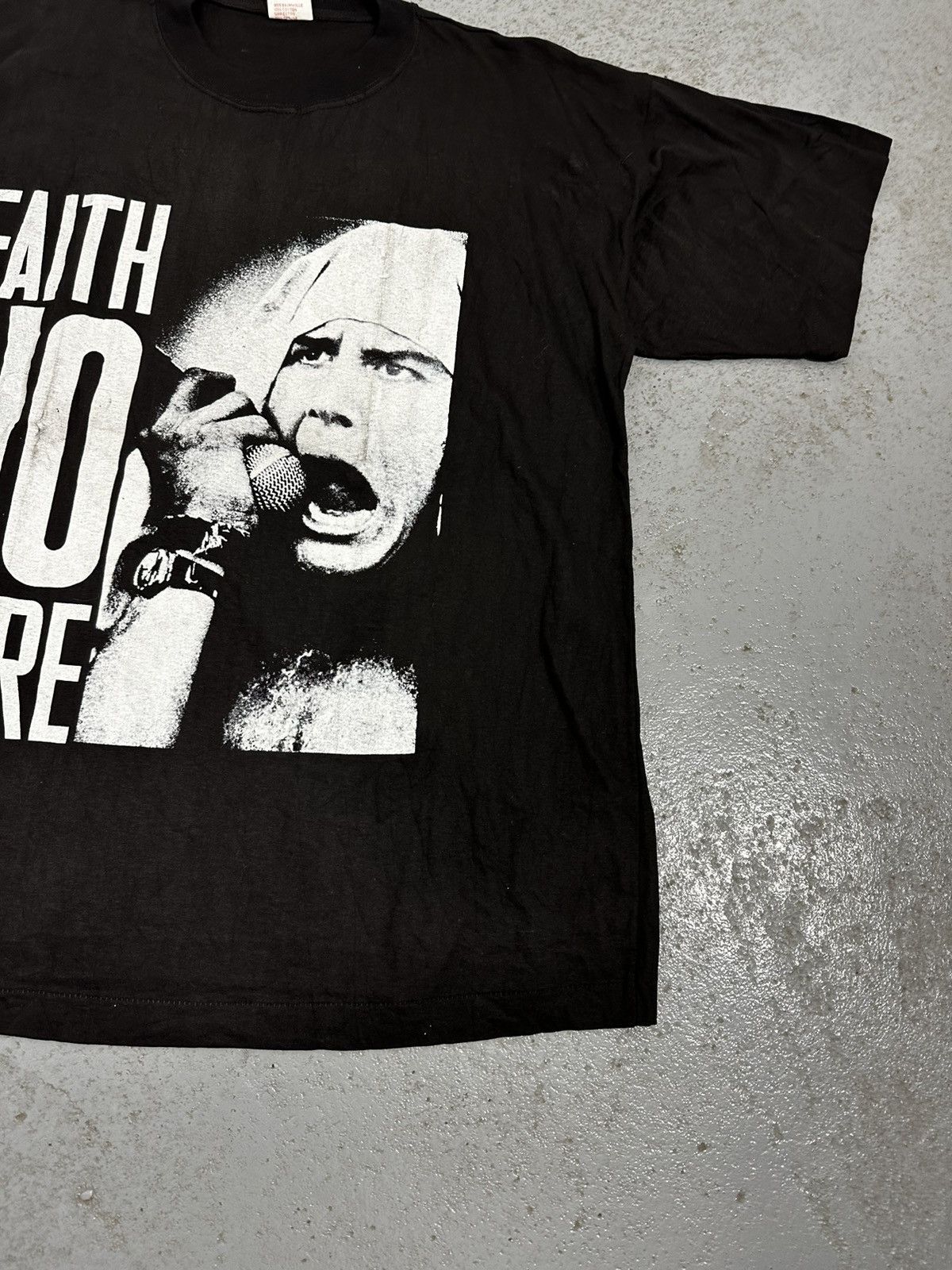 Band Tees Vintage Faith No More Rock T-Shirt Size US XL / EU 56 / 4 - 5 Thumbnail