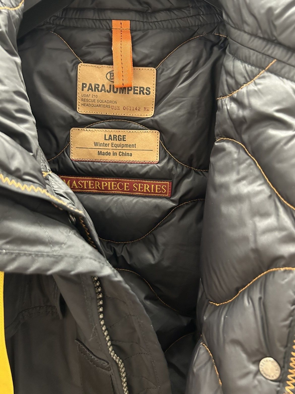 Parajumpers GOBI - HOODED BOMBER (L) Size US L / EU 52-54 / 3 - 10 Thumbnail