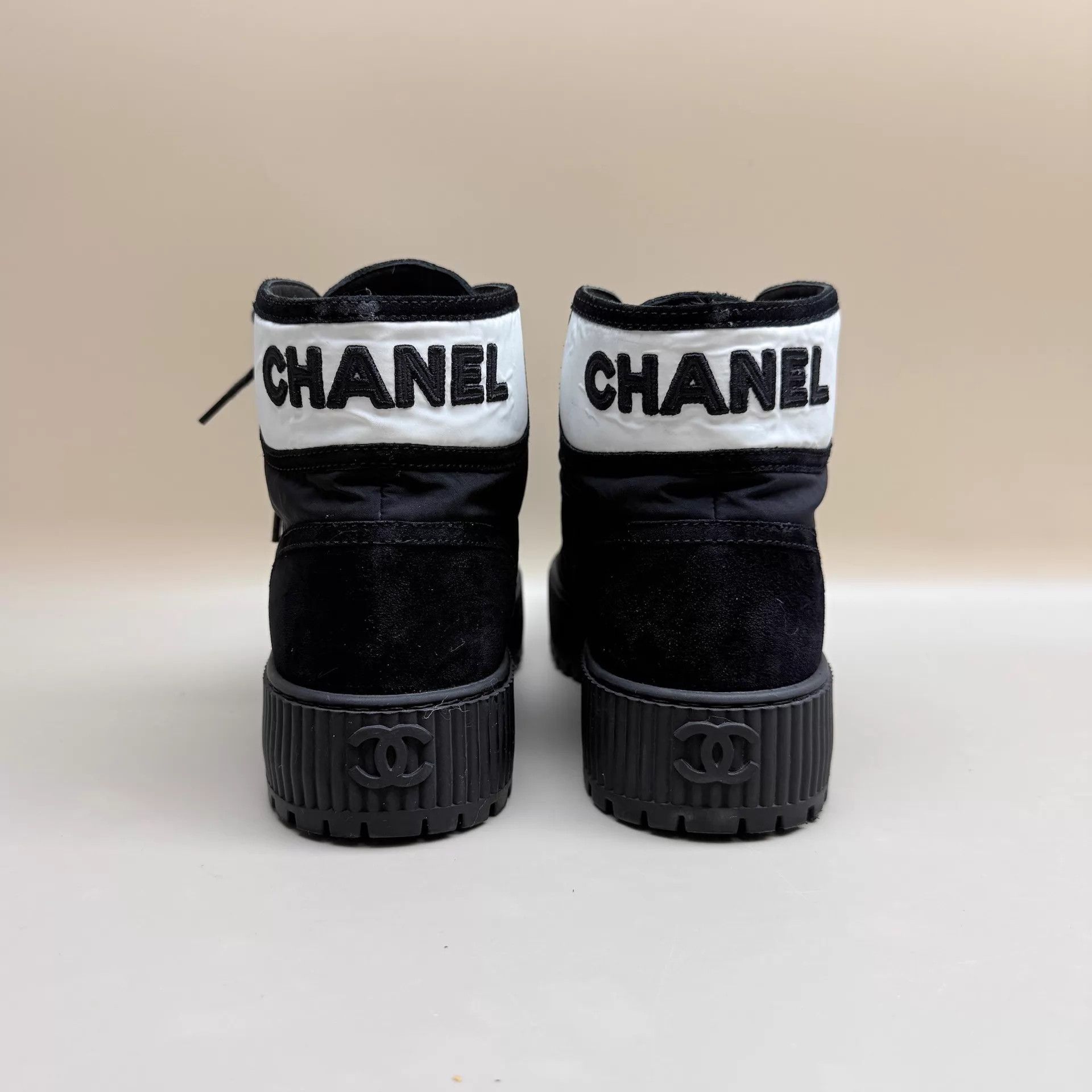 Chanel CHANEL Black & White Logo High-Top Sneaker 37 Size US 6.5 / IT 36.5 - 3 Thumbnail