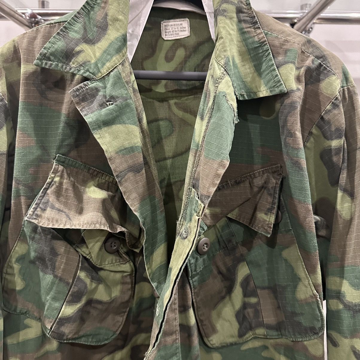Vintage ORIGINAL 60s US MILITARY JUNGLE JACKET CAMOUFLAGE ERDL Size US L / EU 52-54 / 3 - 2 Thumbnail