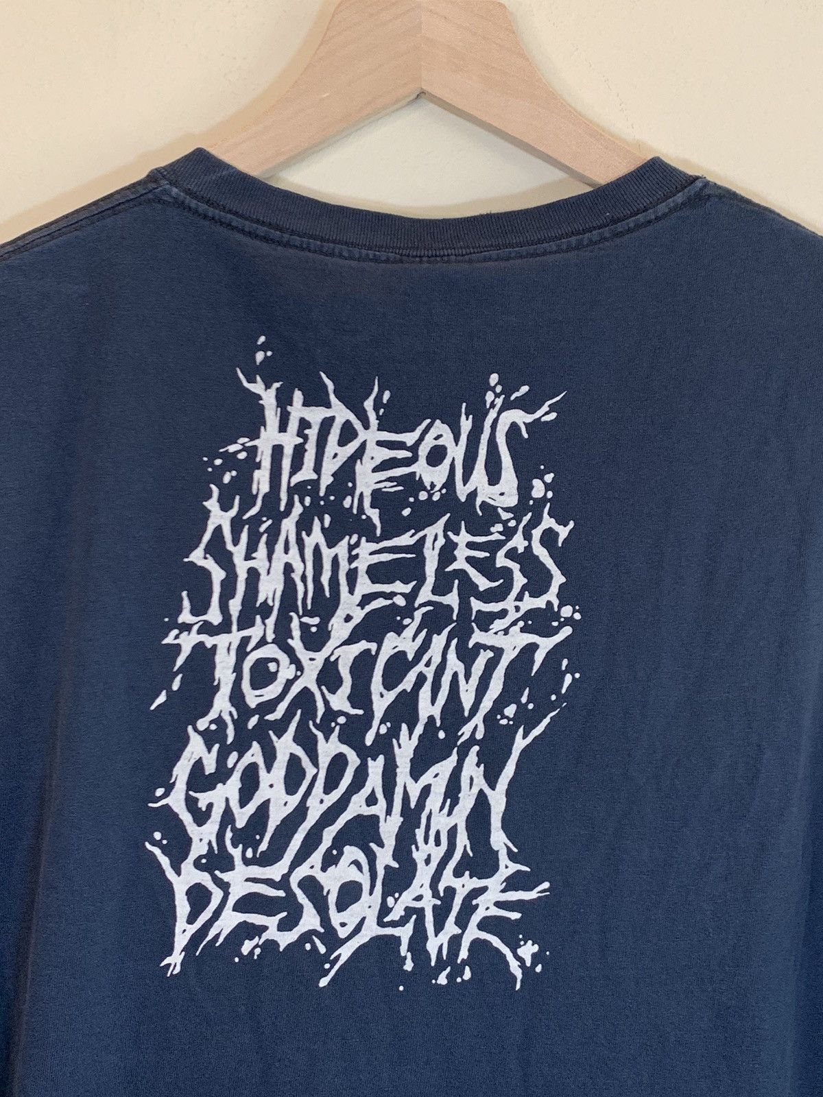Band Tees × Vintage RARE Vintage Cattle Decapitation Alone At The Landfill Shirt Size US L / EU 52-54 / 3 - 4 Thumbnail