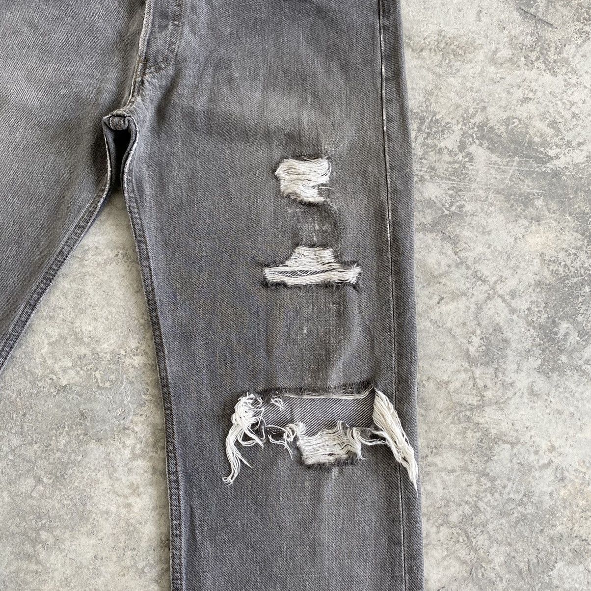 Levi's Vintage Late 90’s Levis 501 Ash Grey Distressed Jeans Size US 32 / EU 48 - 9 Thumbnail
