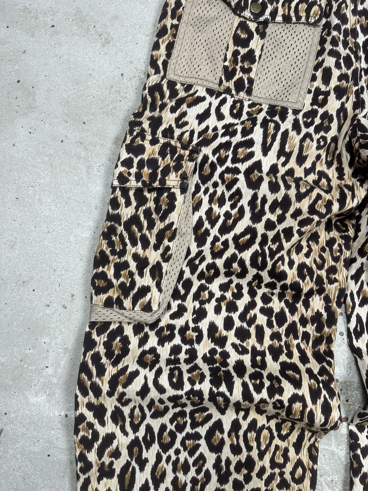 Dolce & Gabbana 2000s Dolce & Gabbana Leopard Print Baggy Cargo Pants Size 32" / US 10 / IT 46 - 16 Thumbnail