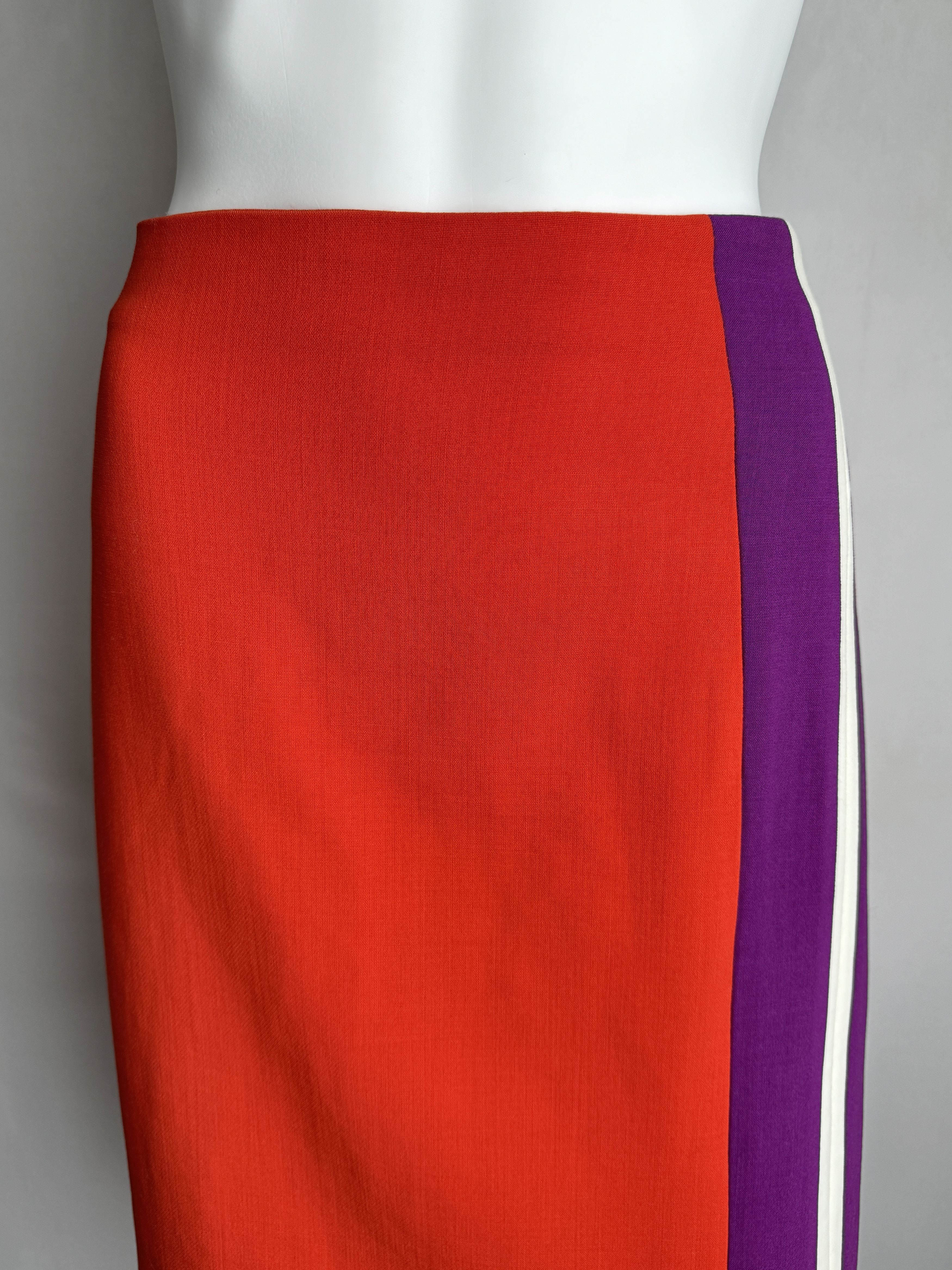 Fendi FENDI women’s wool pencil skirt, made in Italy Size 30" / US 8 / IT 44 - 8 Thumbnail
