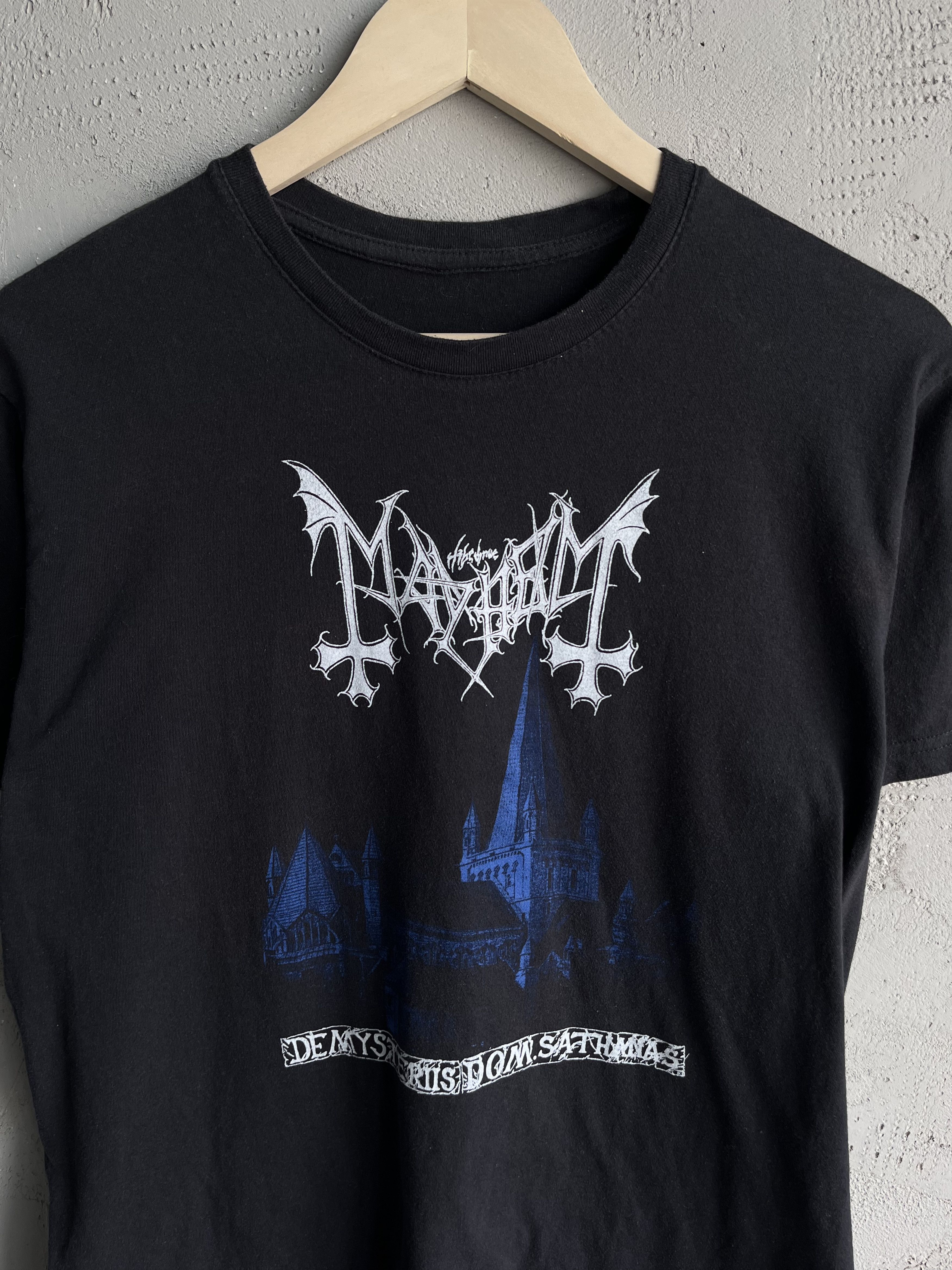 Band Tees × Vintage Vintage Mayhem De Mysteriis Dom Sathanas Black Metal T Shirt Size US L / EU 52-54 / 3 - 2 Thumbnail