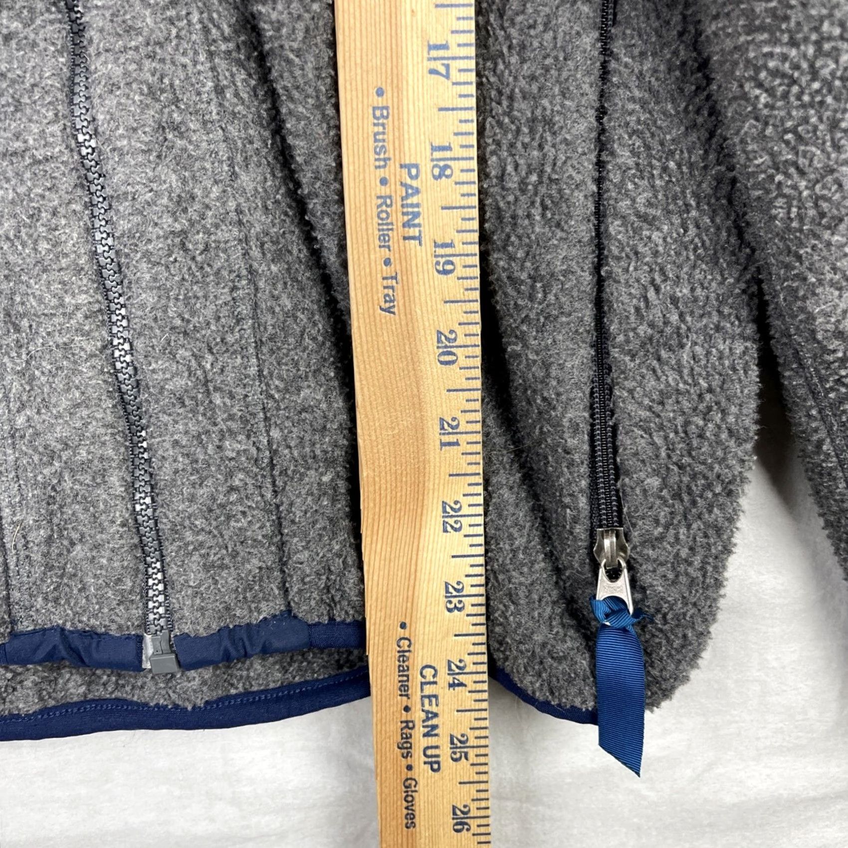 Patagonia VINTAGE Patagonia Jacket Mens Small Gray Full Zip Fleece Deep Pile Made In USA Size US S / EU 44-46 / 1 - 4 Thumbnail