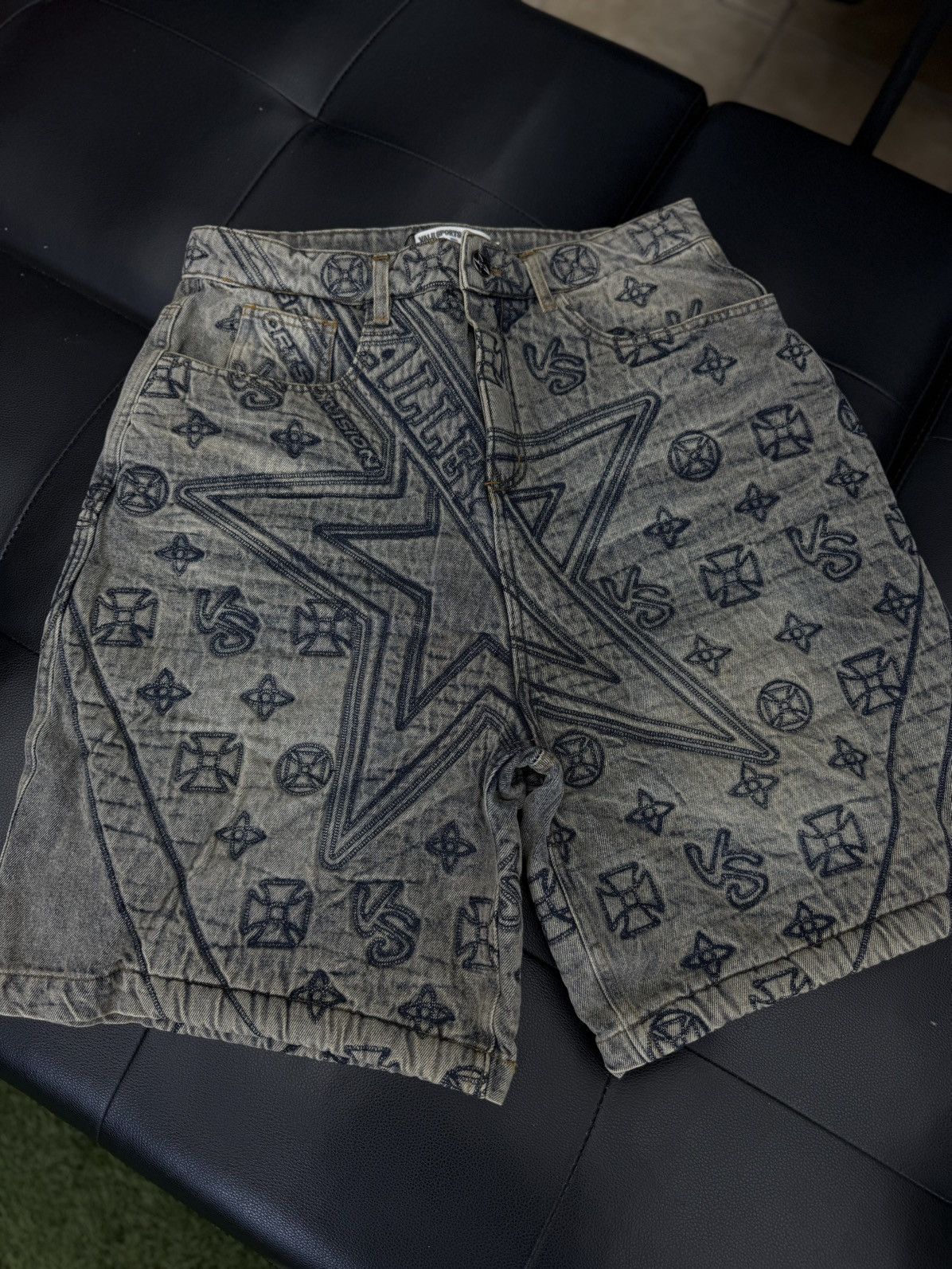Vale Vale Valley Denim Embroidery Shorts Size 30 (NEW) Size US 30 / EU 46 - 4 Thumbnail