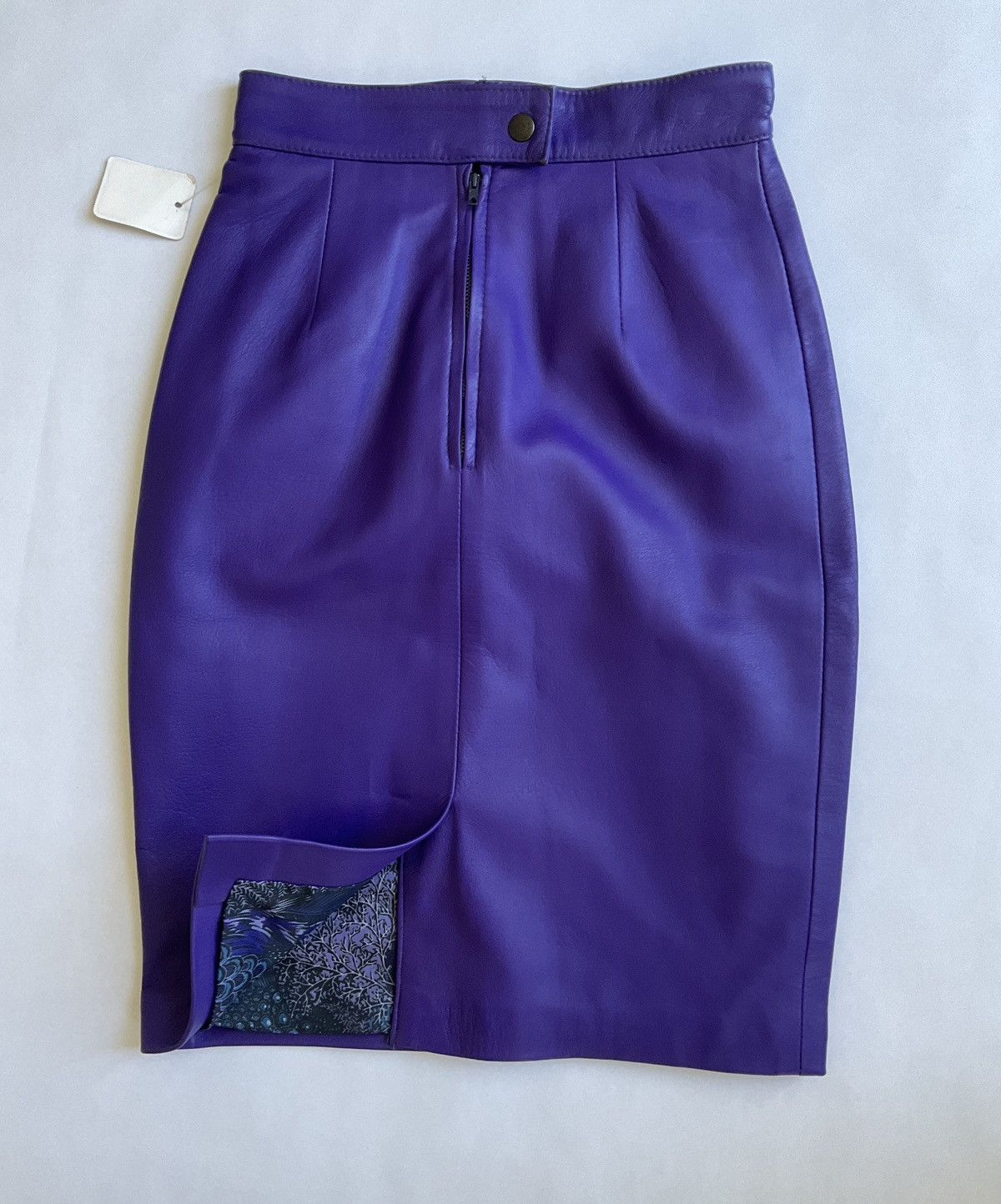 Vintage Vintage 90’s purple leather midi skirt Size 27" / US 4 / IT 40 - 4 Thumbnail