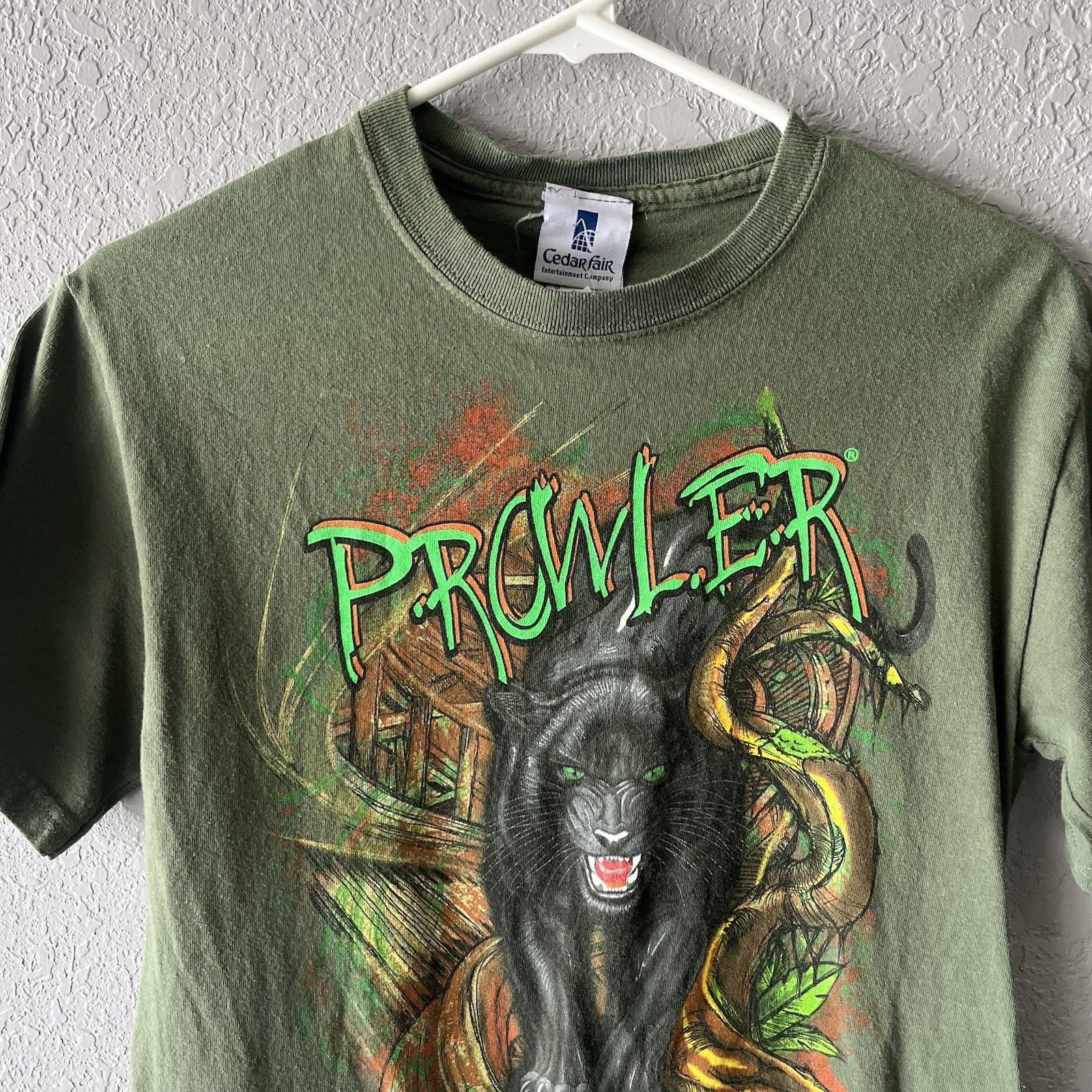 Gildan Vintage Black Panther Nature Theme Park Green Tshirt Mens S Size US S / EU 44-46 / 1 - 2 Thumbnail