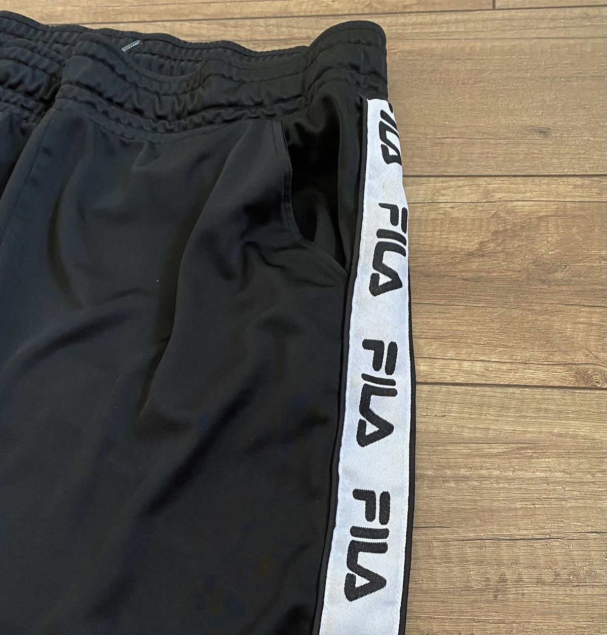 Fila Vintage Fila Shorts Track Multilogo Size US 34 / EU 50 - 5 Thumbnail