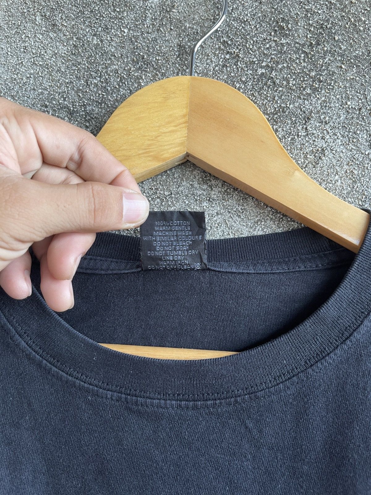 Band Tees Vintage 00s Sun Faded Black🔥RADIO HEAD🔥Rock Band Tshirt Size US S / EU 44-46 / 1 - 8 Thumbnail