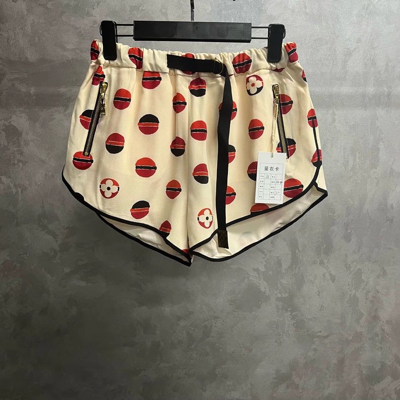Louis Vuitton Louis Vuitton Pink polka dot printed straight leg shorts Size US 34 / EU 50 - 1 Thumbnail