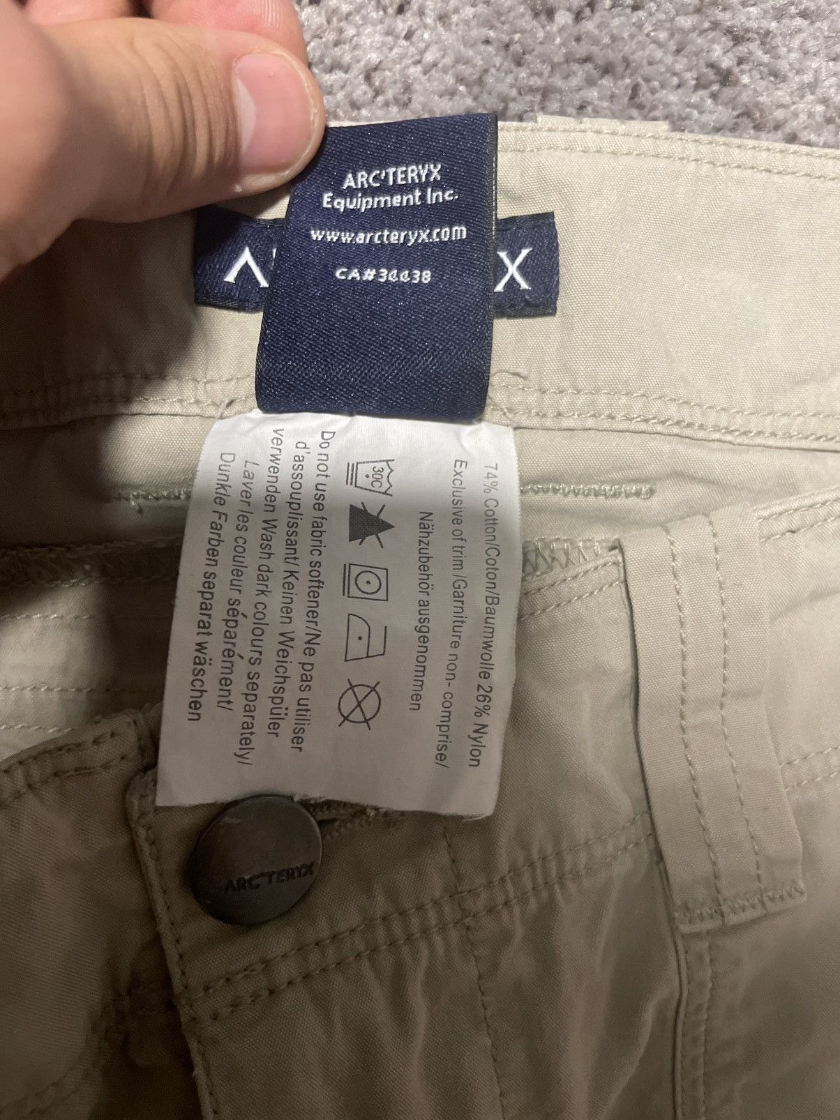 Arc'teryx Vintage Arc’teryx Women’s Cargo Capri Pants Khaki Size 6 Size 28" / US 6 / IT 42 - 5 Thumbnail